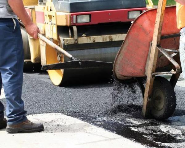 Горожане за свой счет асфальтируют улицы Назрани